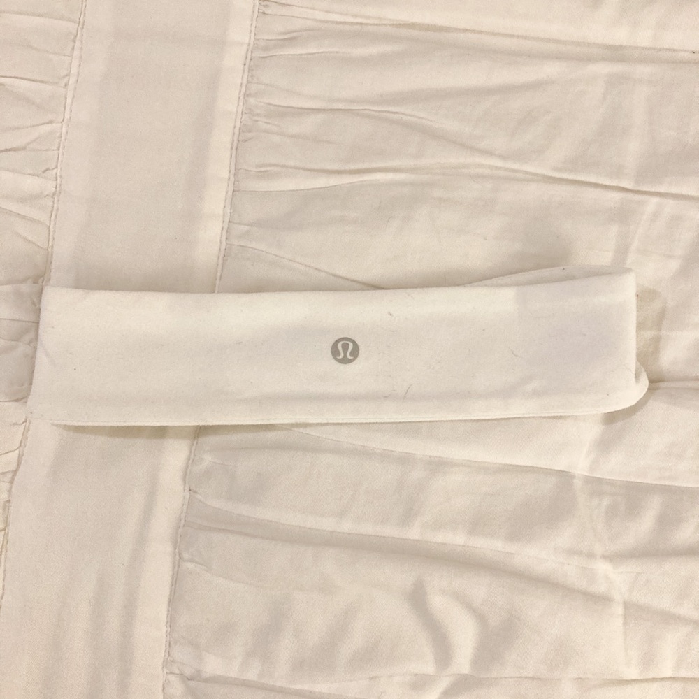 lululemon fly away tamer headband!